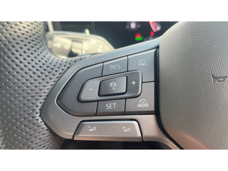 Volkswagen Passat 1.5 eTSI R-Line 5dr DSG Petrol Estate